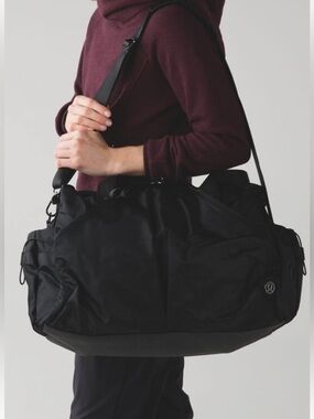 lululemon athletica Black Extra mile duffle
